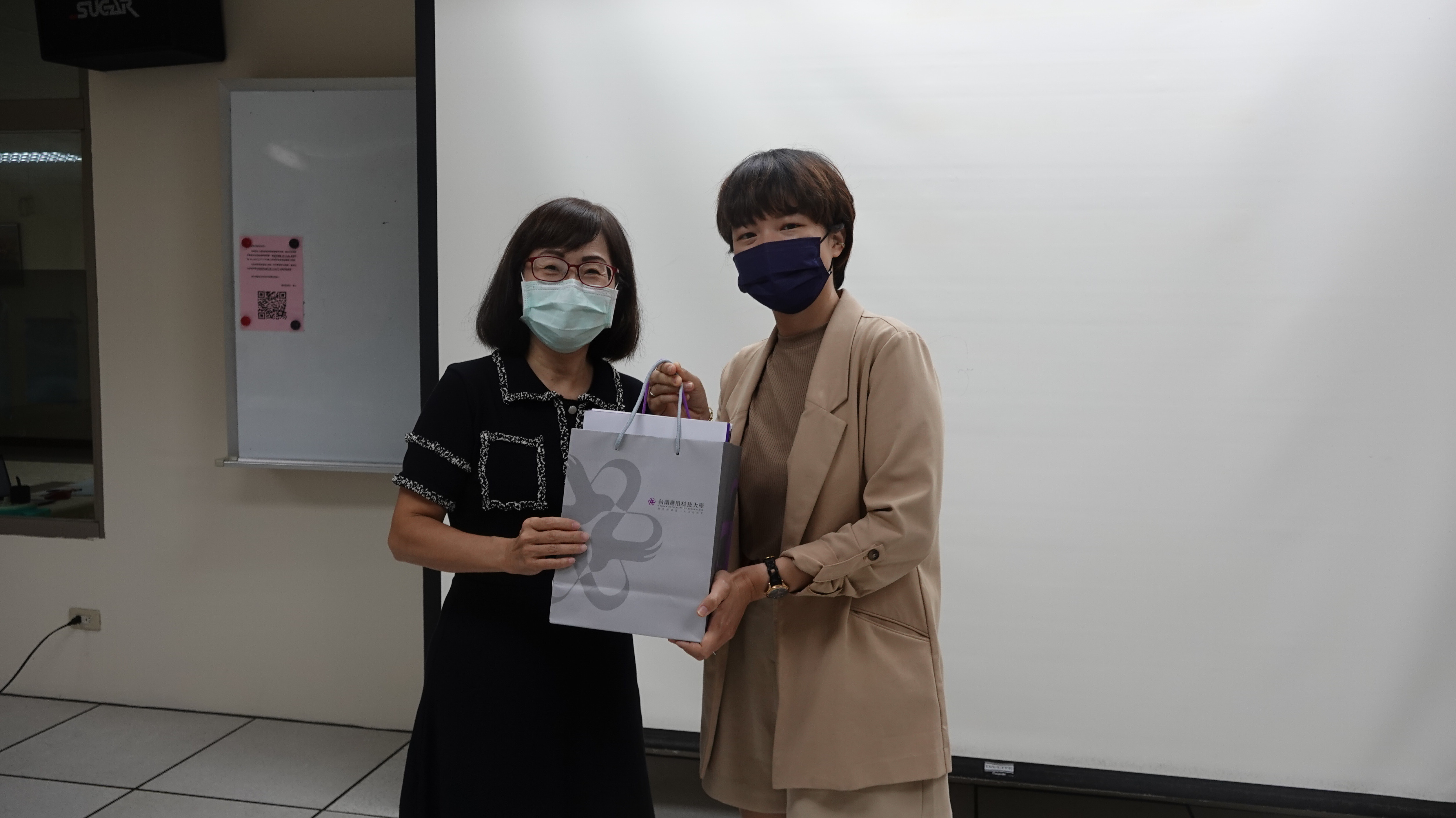 111.11.25專題演講「善用社群自媒體！打造個人行銷力！」2