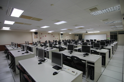 L601 Multimedia Language LabImage(Open new window)